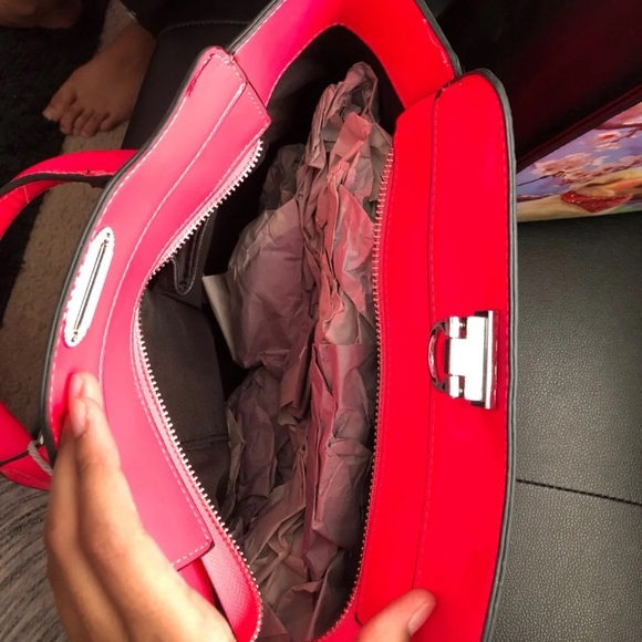 Purse . - Picture 4 of 6